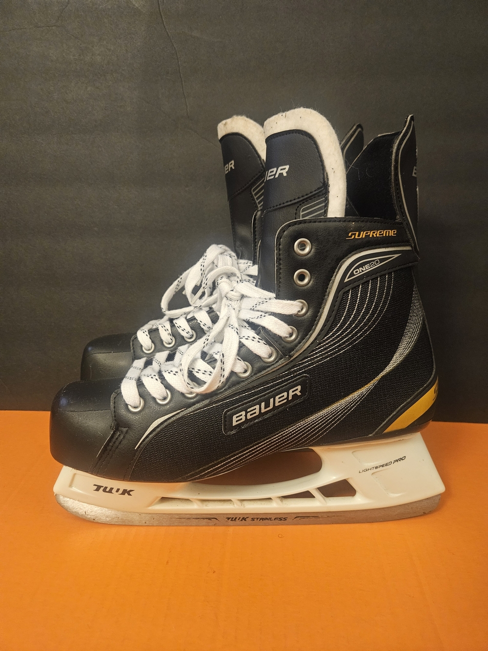 Bauer Supreme ONE20 Senior Ice Hockey Skates US 13.5 Black/White TUUK